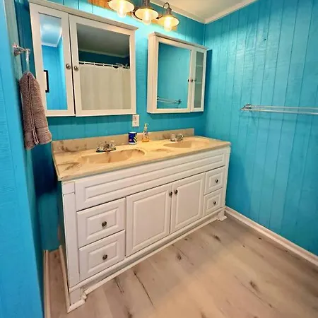 Zeus' Retreat: Your Ultimate Oceanfront Getaway Surfside Beach Exterior photo
