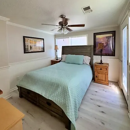 Zeus' Retreat: Your Ultimate Oceanfront Getaway Surfside Beach Exterior photo