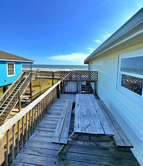 Zeus' Retreat: Your Ultimate Oceanfront Getaway Surfside Beach